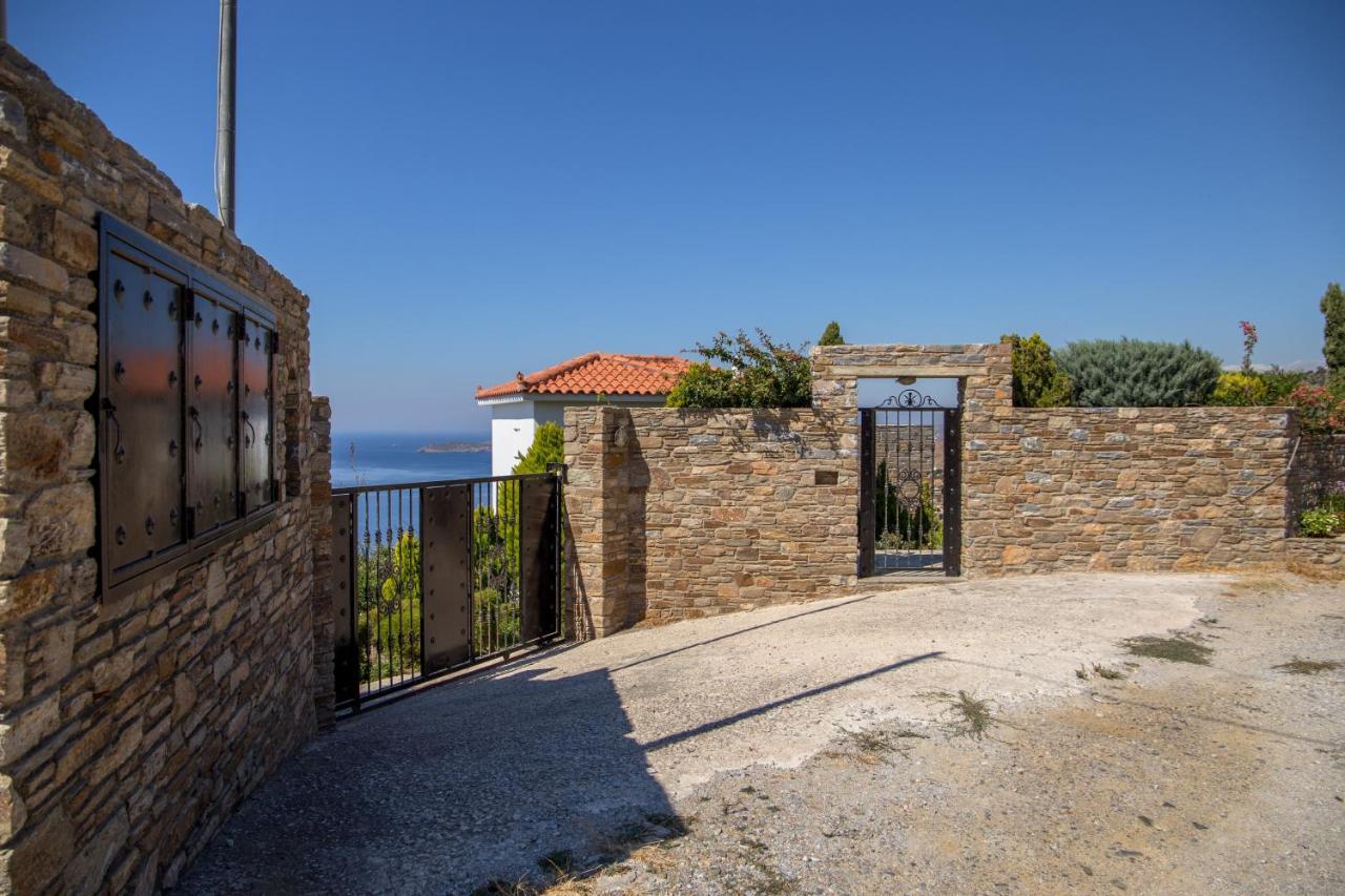 Eleni'S Guesthouse Aprovaton Exterior photo